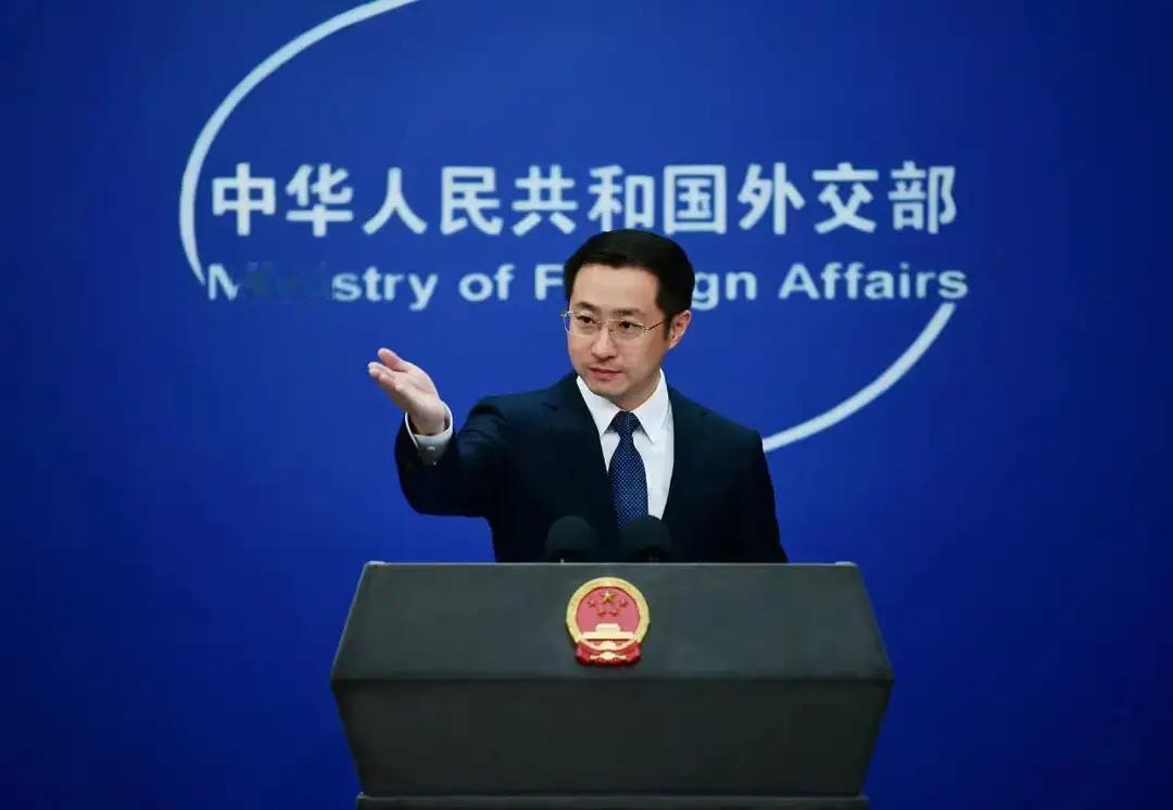 菲公务船故意冲撞中方正常执法海警船，外交部回应
9月16日，外交部发言人林剑主持