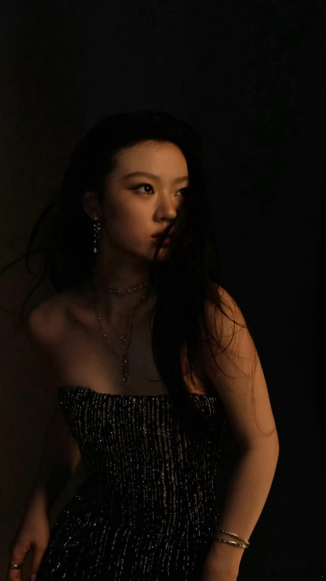 单依纯高定抹胸礼服，好美，真棒呀 