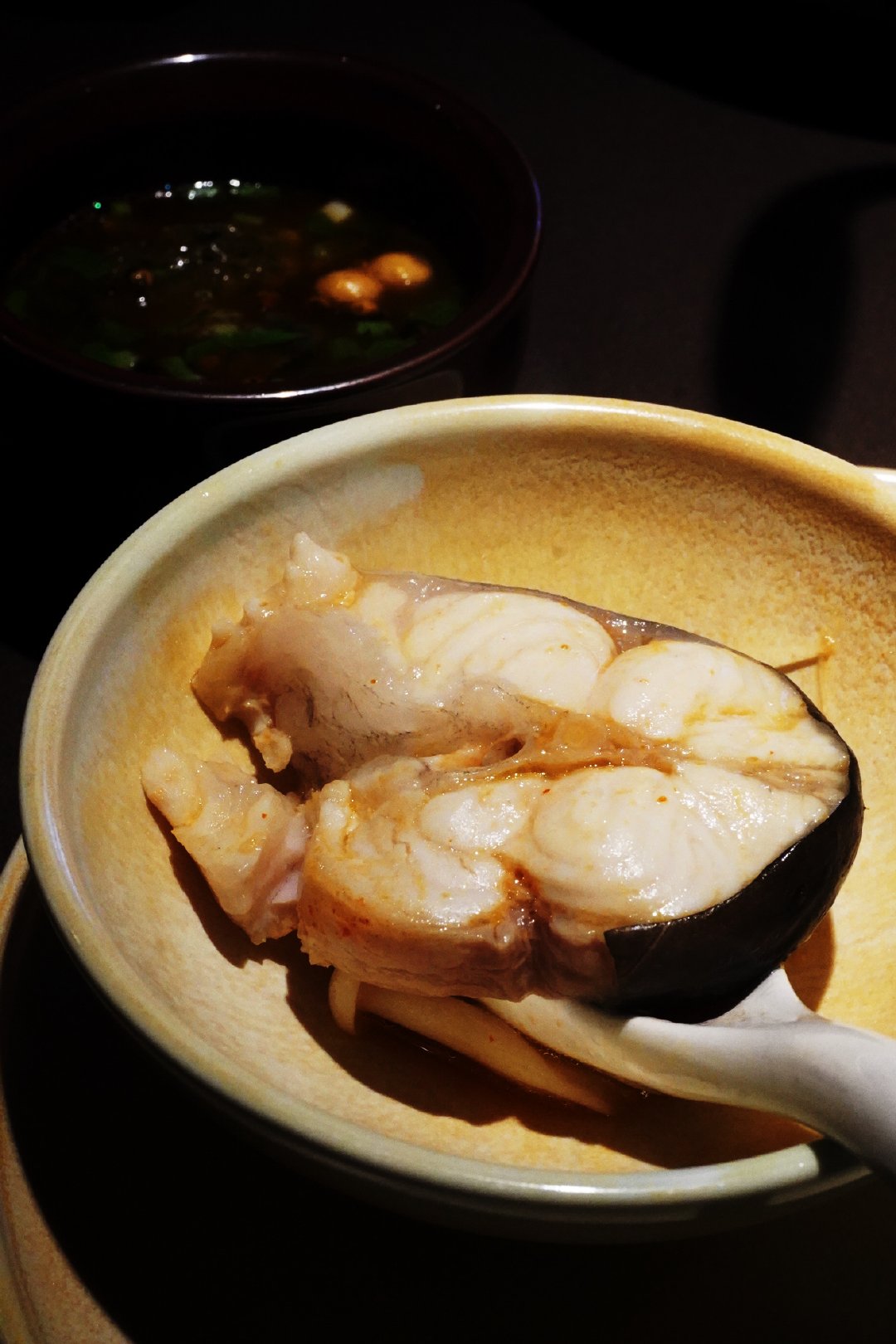 探店万象城山石榴·贵州菜🥩 松板肉和我以前吃的很不一样，加了巨多的辣椒；吃起来