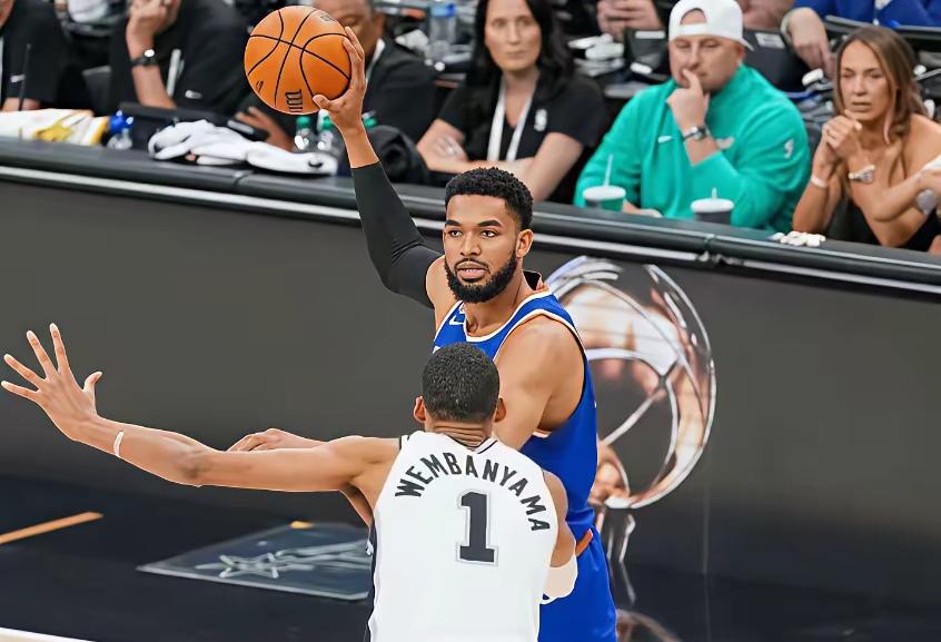 马刺115：111力克尼克斯拿下G3战，避免了被横扫的尴尬结局。NBA总决赛是东