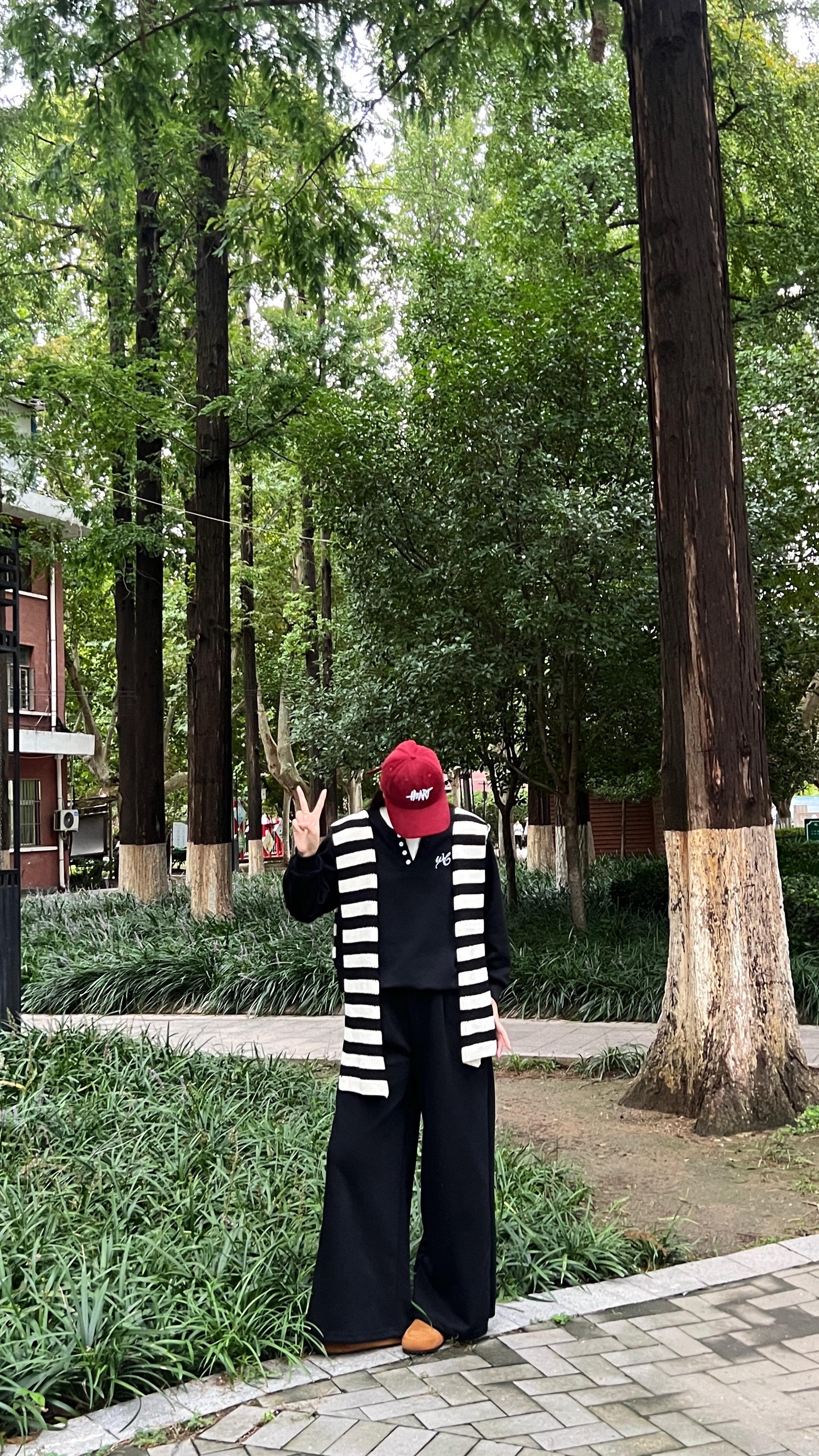 你一定要相信 人生真的会突然变好的 你要好好吃饭 睡觉 收拾房间 研究...