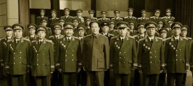新中国成立以后，十大元帅的夫人各自从事哪些工作？1955年又有多少位被正式授衔？