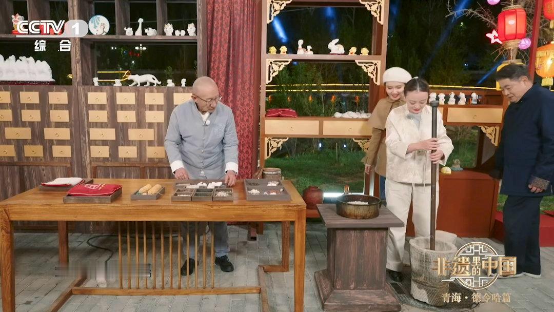 去过茶卡盐湖的嘴真严能入药的青盐还能雕艺术品非遗里的中国 去了茶卡盐湖才知道，带