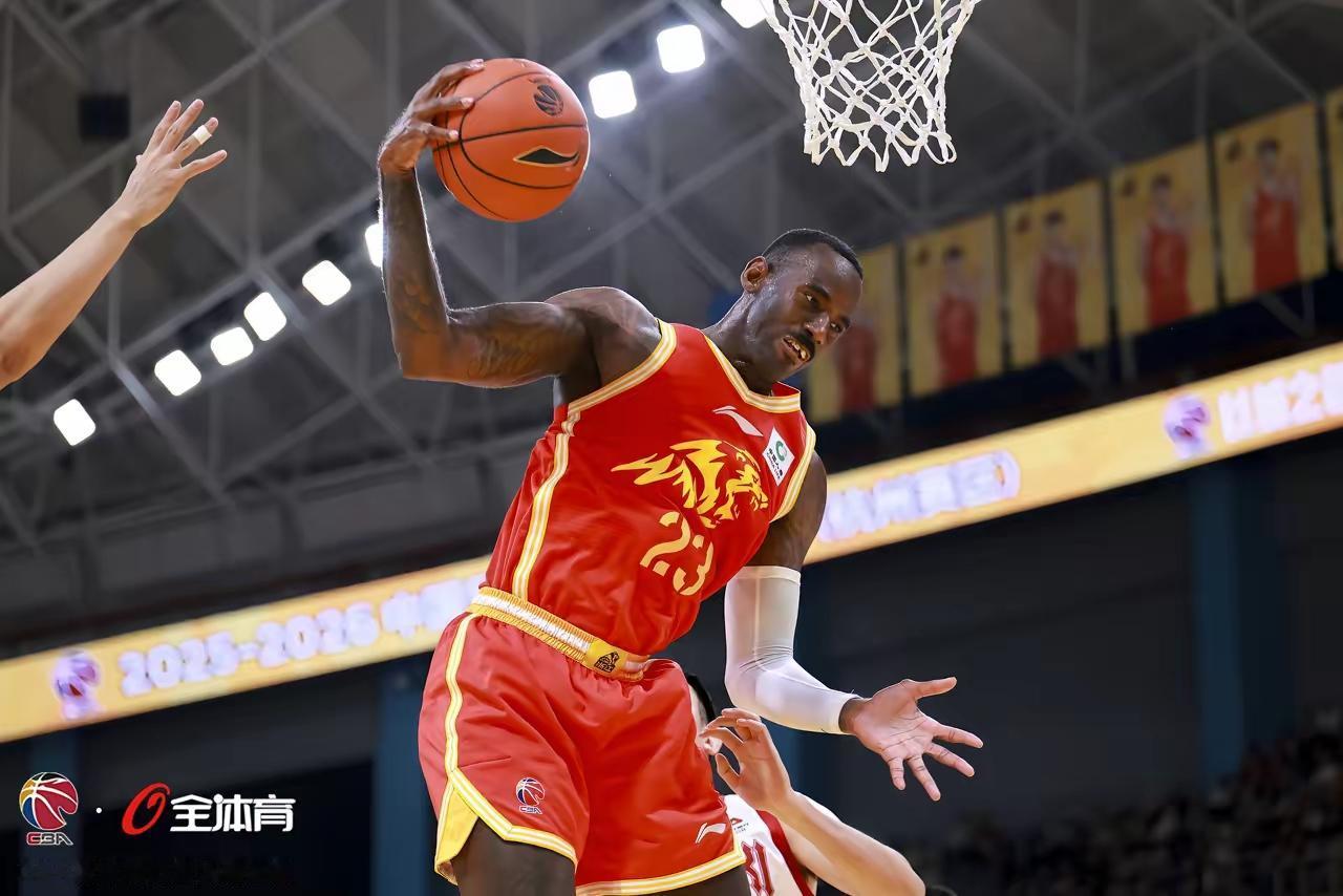 辽宁男篮别再说外援不行了
       CBA开幕战，辽篮旧将桑普森在广厦一战成