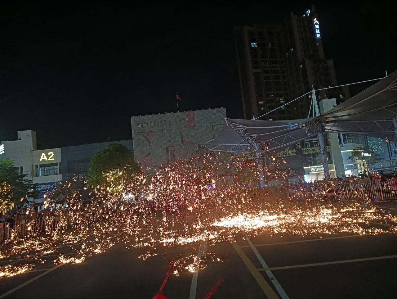 ?
昨天A股跟着外围一起狂飙了，沪指+1.28%，创业板+3.93%，科创板+4