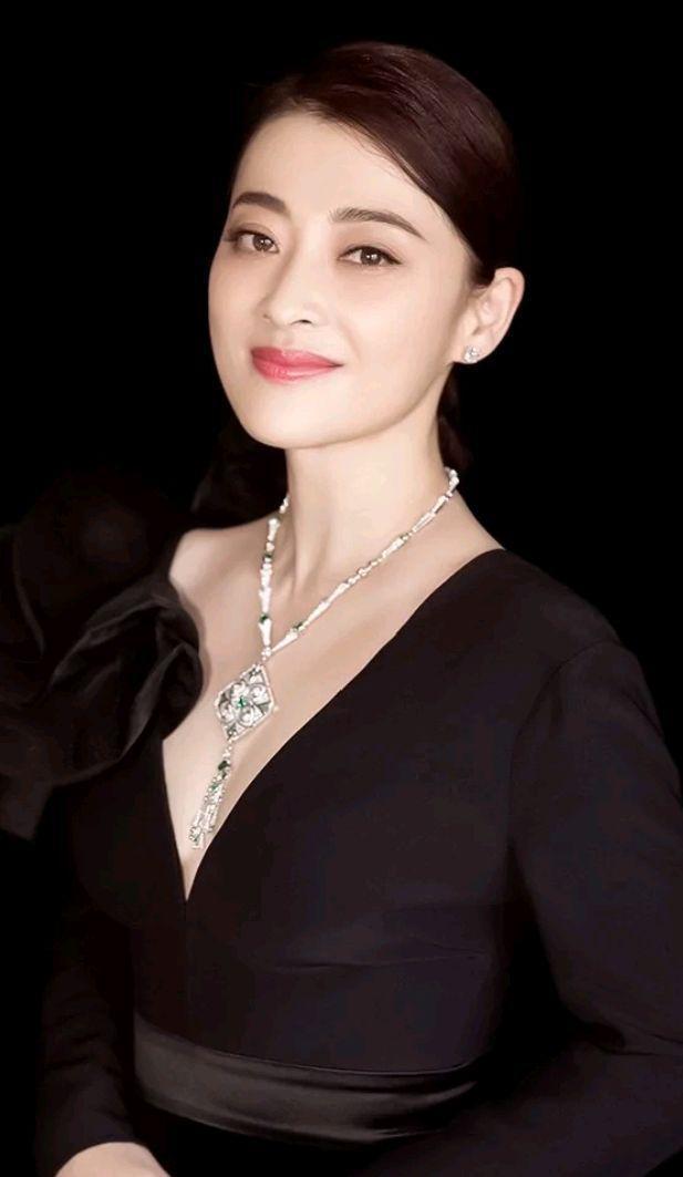 演员梅婷说：“一次，有朋友问我，你的好朋友刘琳演的《父母爱情》中的德华，《知否知