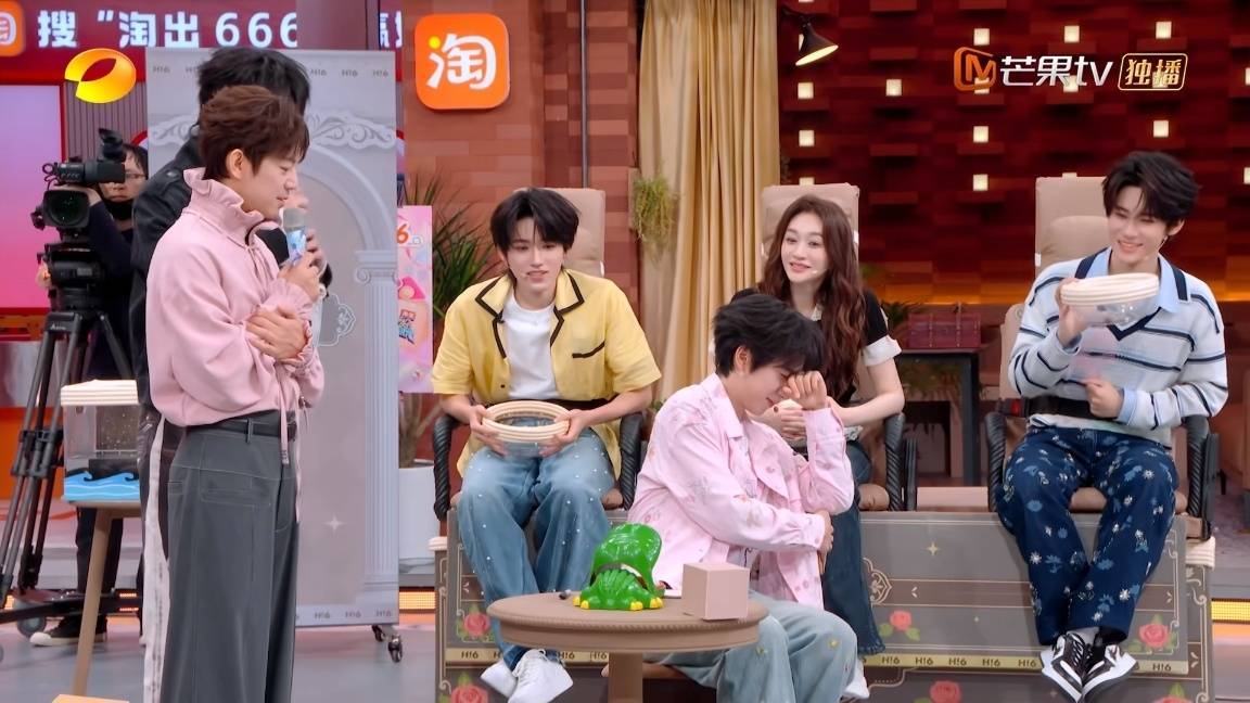 这期好六别太好笑了！李小冉跟李晨搭一块也太有看点了，玩游戏又拼又好笑，跟时代少年