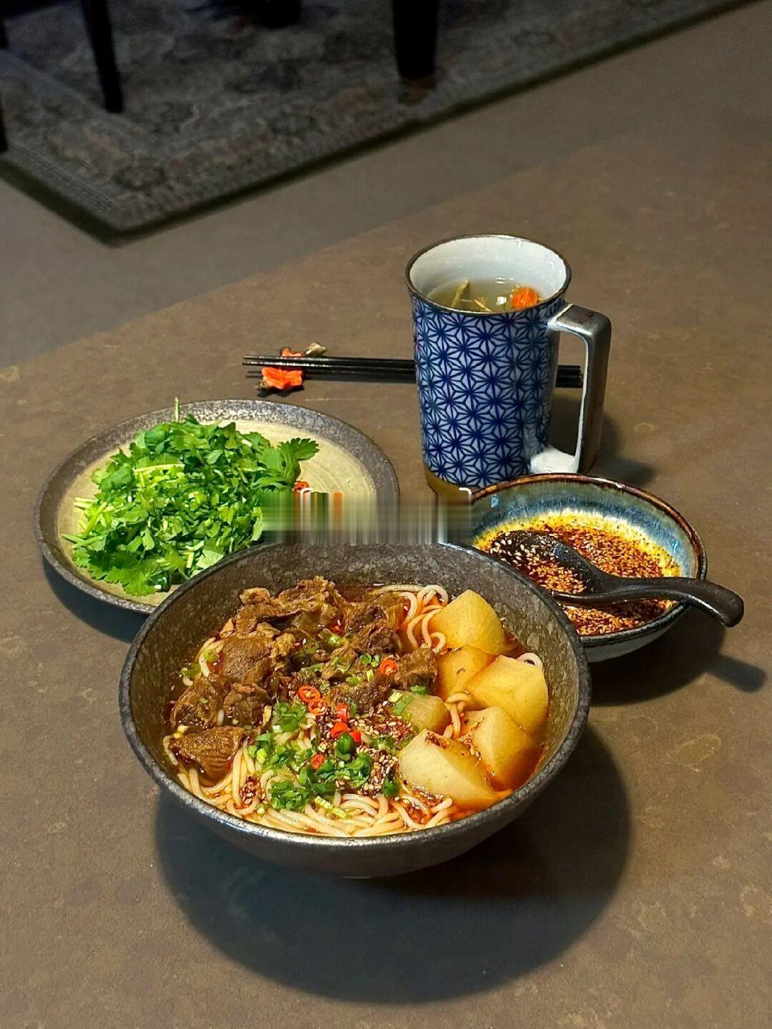 晚餐｜萝卜牛腩米线🫕｜做过的最好吃的米线