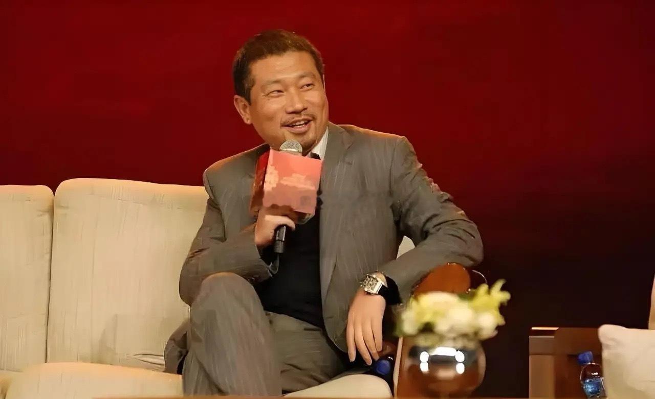 再次一战封神→葛卫东看看兆易创新吧，今天又涨停了，股价成功站稳700元，再创历史