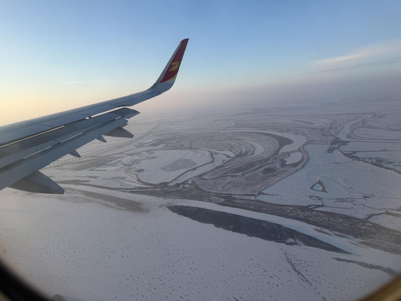 一张图证明冬天来了没见过冰天雪地是什么样的，飞东北去找冬天。