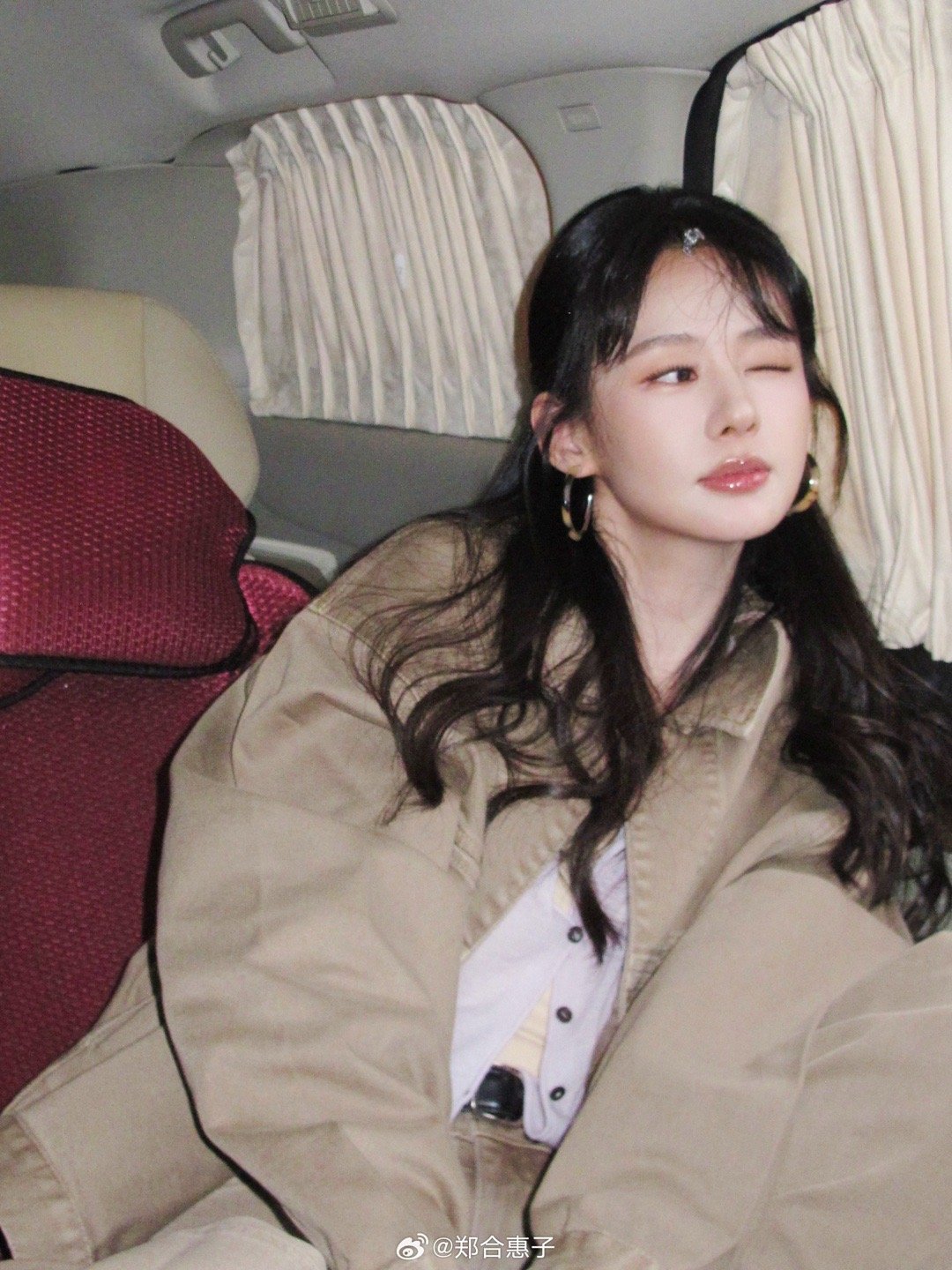 郑合惠子现偶严选初恋自带治愈感的郑合惠子，将网文作家阮喻的暗恋心事演得细腻入微，