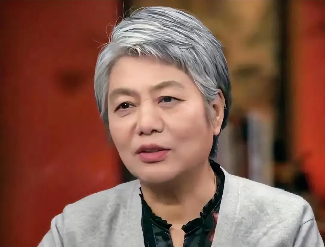 “炮轰”《繁花》后续：李玫瑾教授发博文“自我反思”，网友热议不断



在影视界