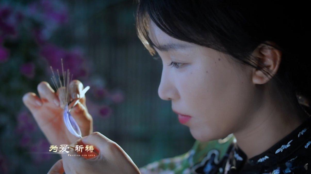 110秒重走一遍李子柒非遗来时路  2015年始，李子柒涉足短视频。《樱桃酒》让