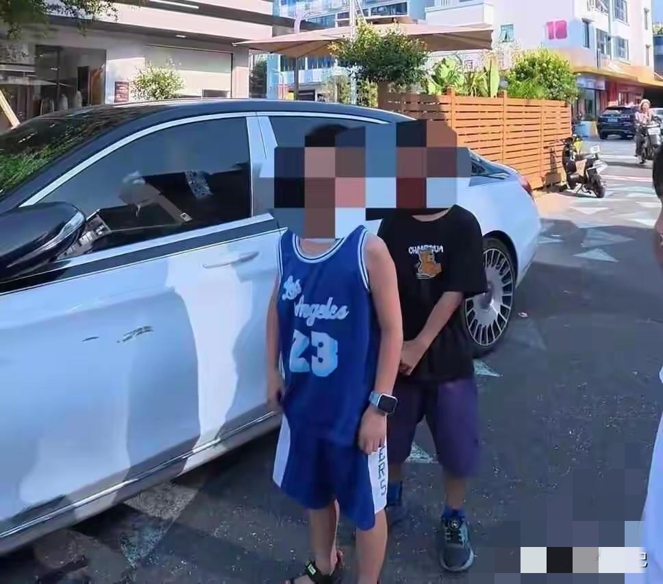 广州男孩刮蹭迈巴赫：主动认错愿赔1000元，车主的做法获全网怒赞
 
刮了百万迈