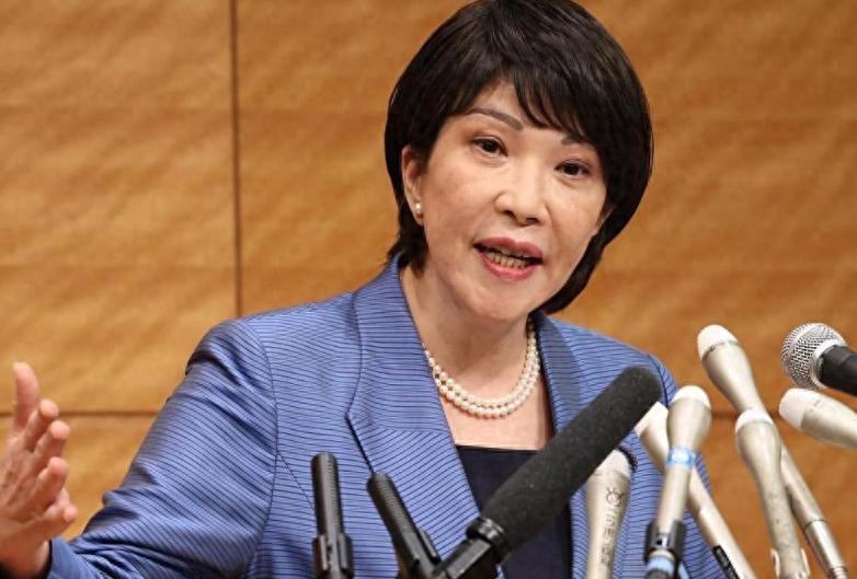 前一天还温言软语求对话，后一天就气急败坏搞对抗！短短24小时，日本经济安保大臣高