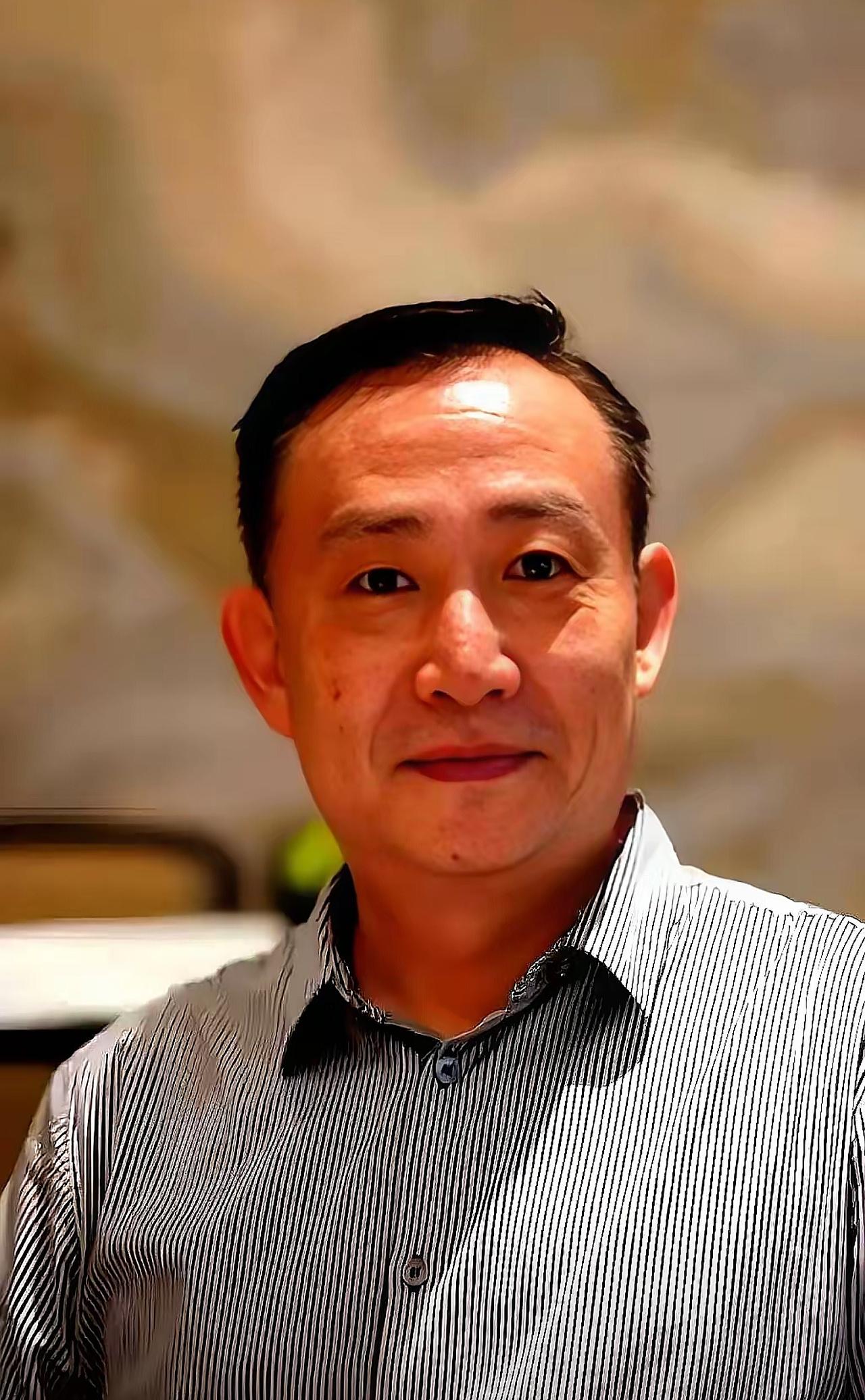 东方大国的学者卢麒元，近日在北京公开发声。

​​卢麒元这次在北京的公开表态，算