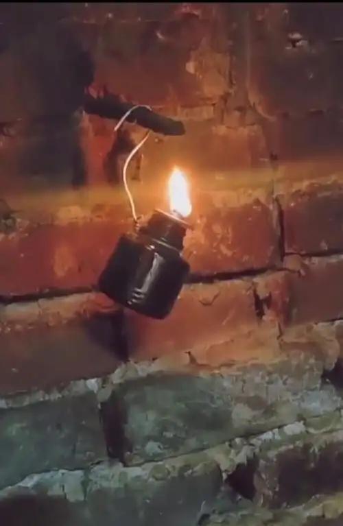 你还记得这些曾经干过、看过的“陈年旧事”吗？
1、拾过粪：每天清晨拿个拾粪叉，提