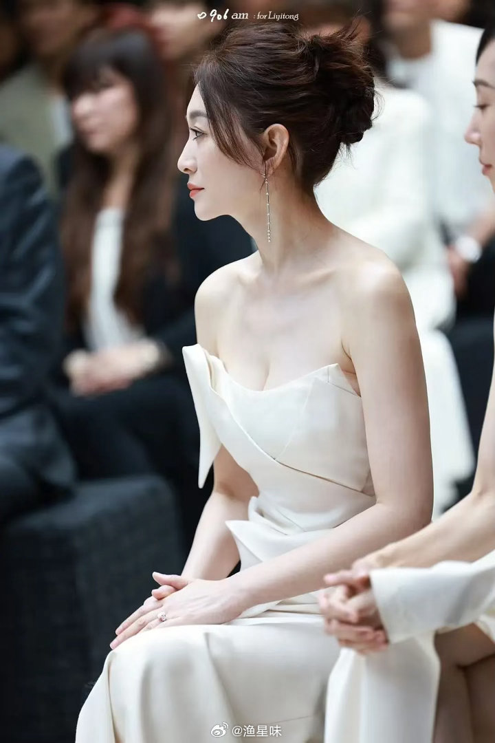 李小冉是真正的大美女 