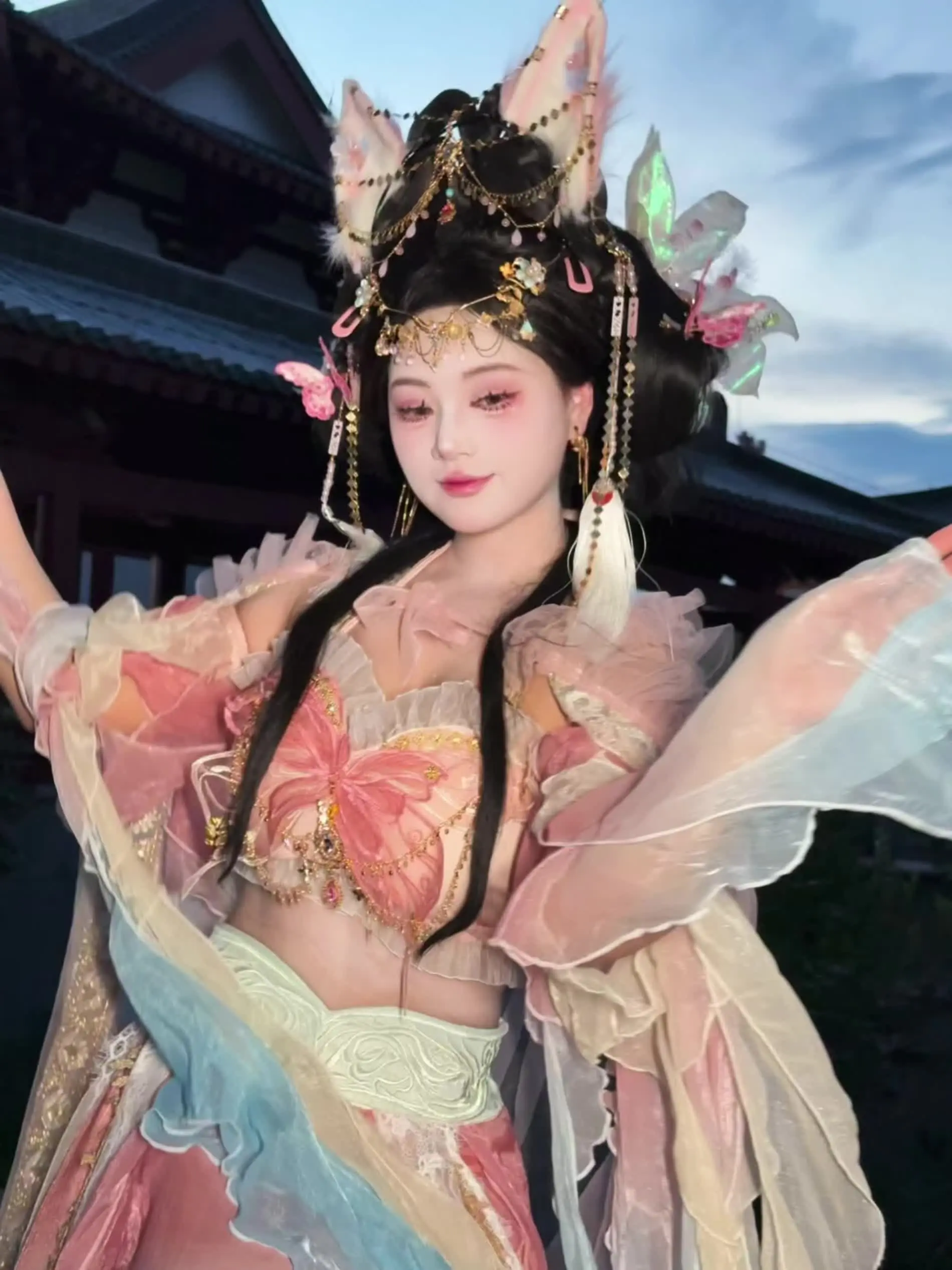 哎呀，谁家小狐狸跑出来啦