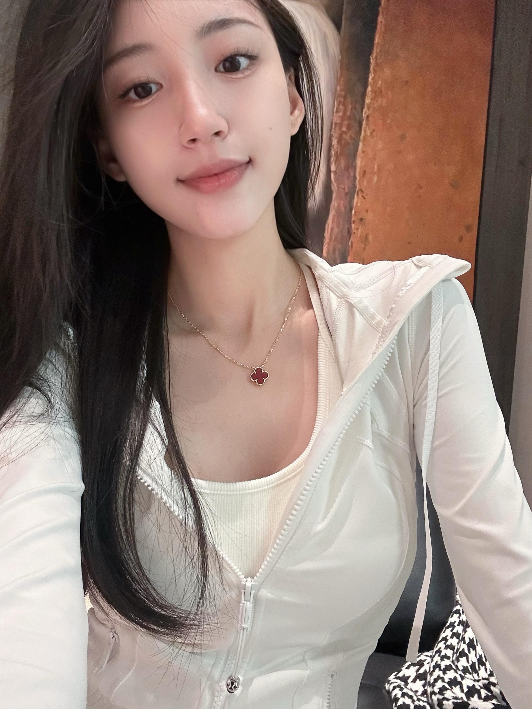 姐没更新的这段时间里 连模仿也找不到头绪吧