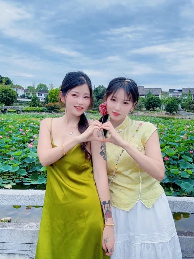 (ﾉ•ヮ•)ﾉ🌺