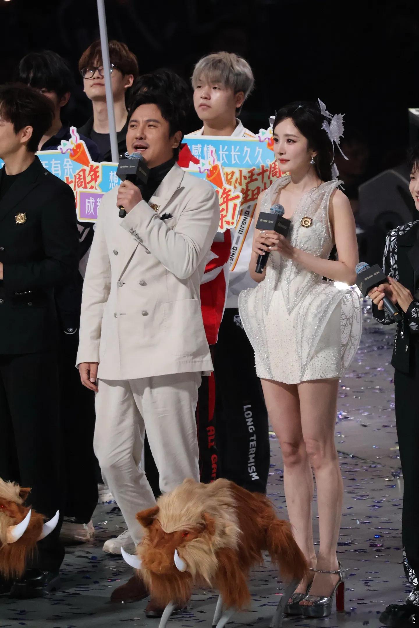 王者荣耀共创之夜杨幂今晚真的美出新高度😍😍😍 ​​​