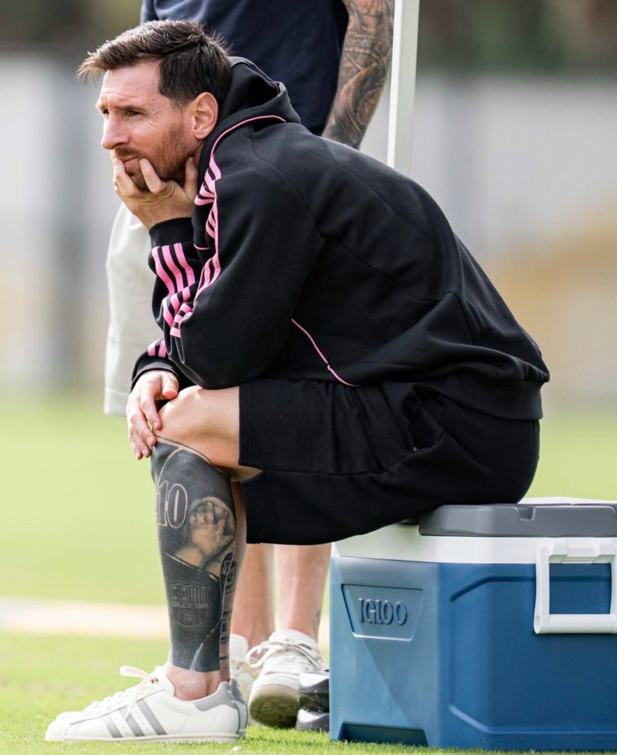 新鲜梅梅合照📸梅西