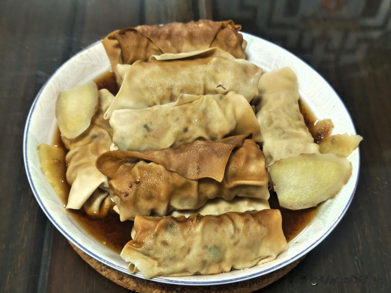 今日午餐分享

受13号台风“白海豚”外围影响，上午南京市天空中乌云翻滚，中午开
