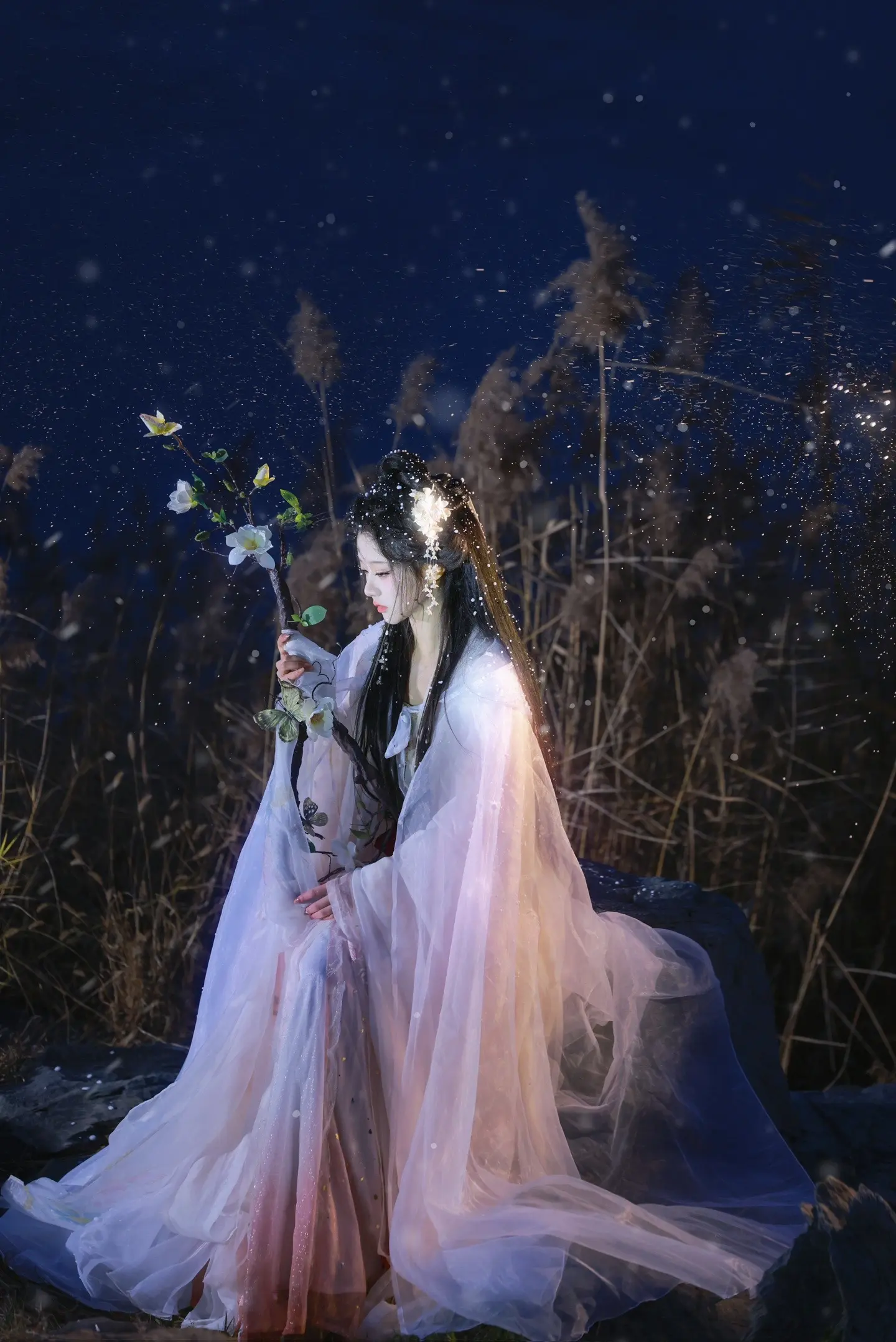 月下独影泪湿青衣，流水不付一世深情。🧚‍♀️：  💄