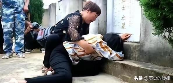 新婚3天丈夫赴前线牺牲，妻子改嫁亲哥，30年后抱碑痛哭藏着多少无奈
 
1984