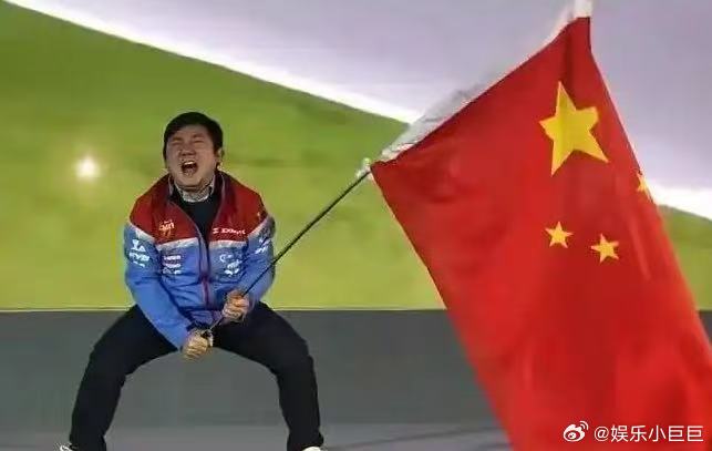 张雪机车夺冠是一个中国奇迹张雪的历程真的是一部奋斗史 昨晚翻到张雪初中同学录的截