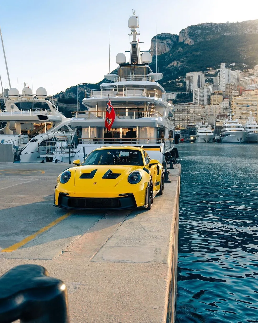 GT3RS享受着摩纳哥的阳光💛