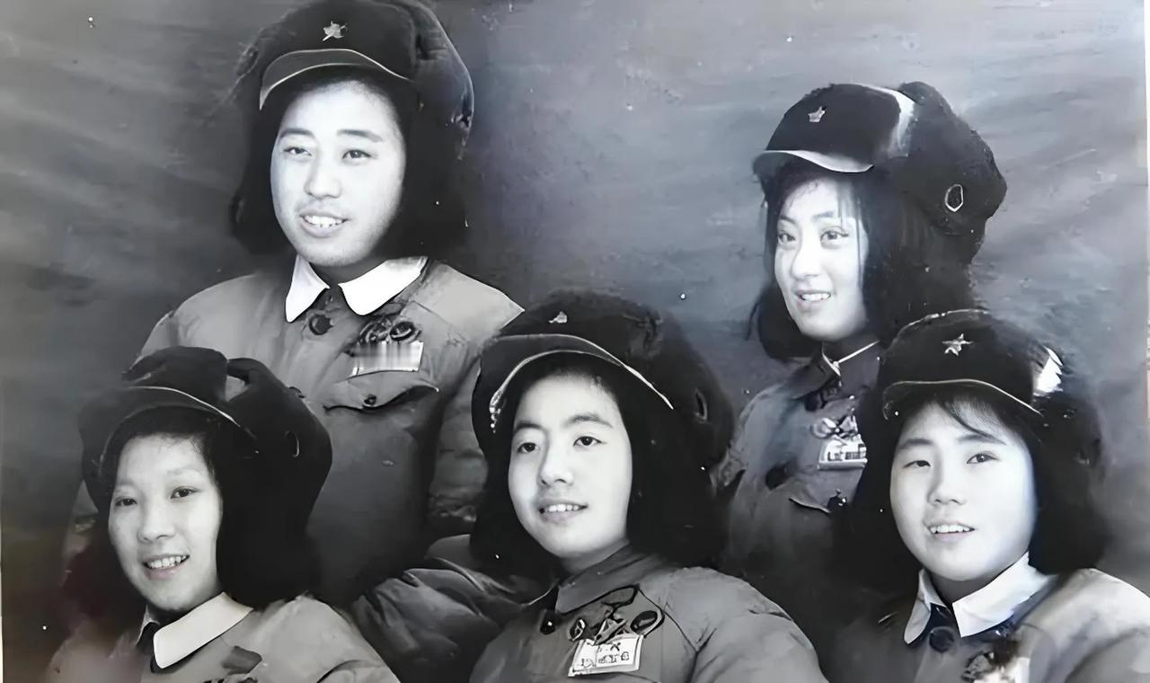 1951年，朝鲜战场，5名女战士被美军围堵，主动投降，却从此音讯全无。50年后，