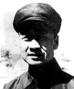 1933年，马家大屯战斗中，李延禄军长正在检查阵地，他在烈士遗体中，发现了一名日
