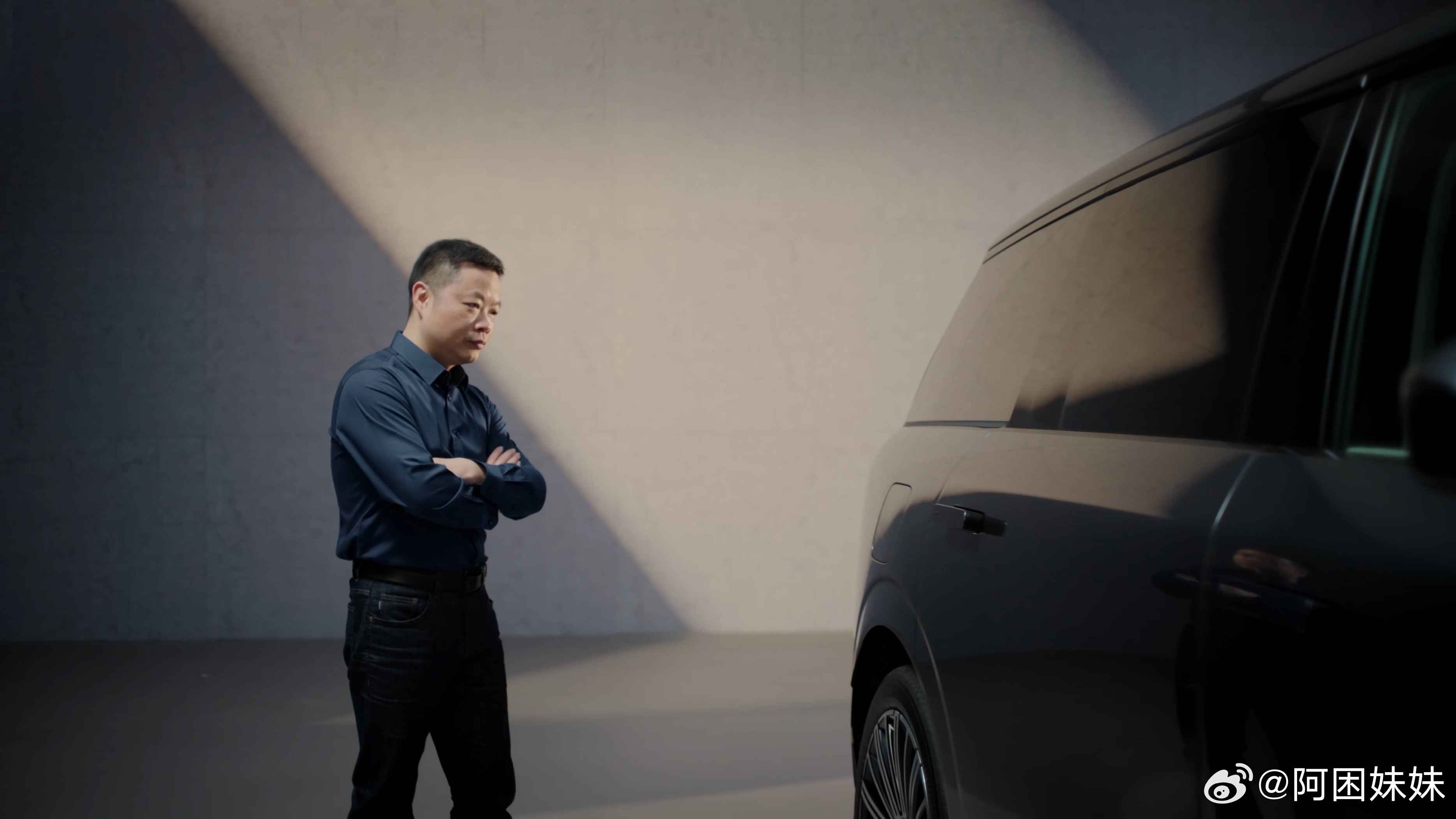 这模特看着好眼熟？！大师兄也是忒宠小鹏GX了，除了亲测还有亲自上场拍摄，看来这次