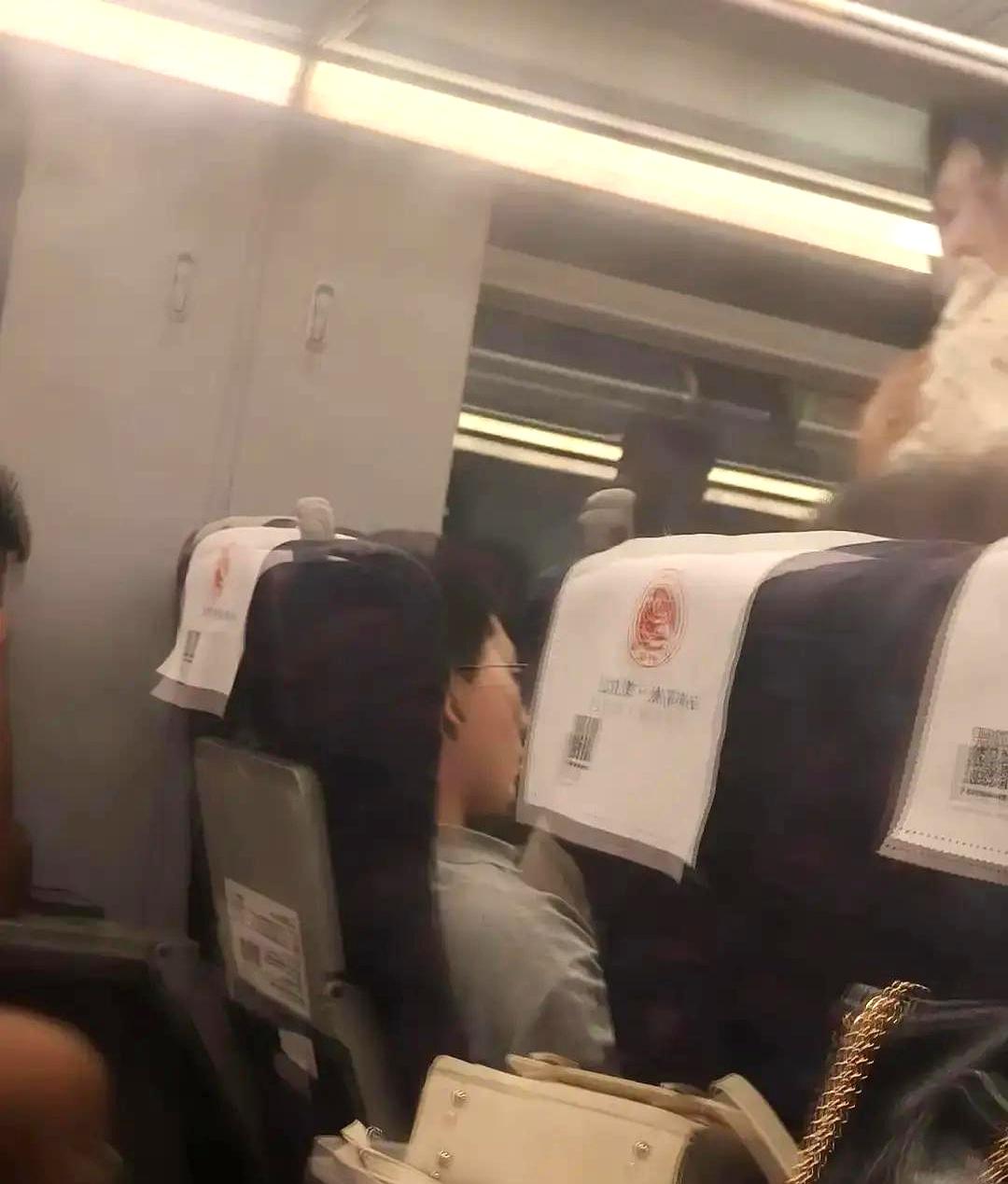 全网捞人这事儿，见得多了，大多不了了之。
但这姑娘的帖子，我硬是看完了。
202