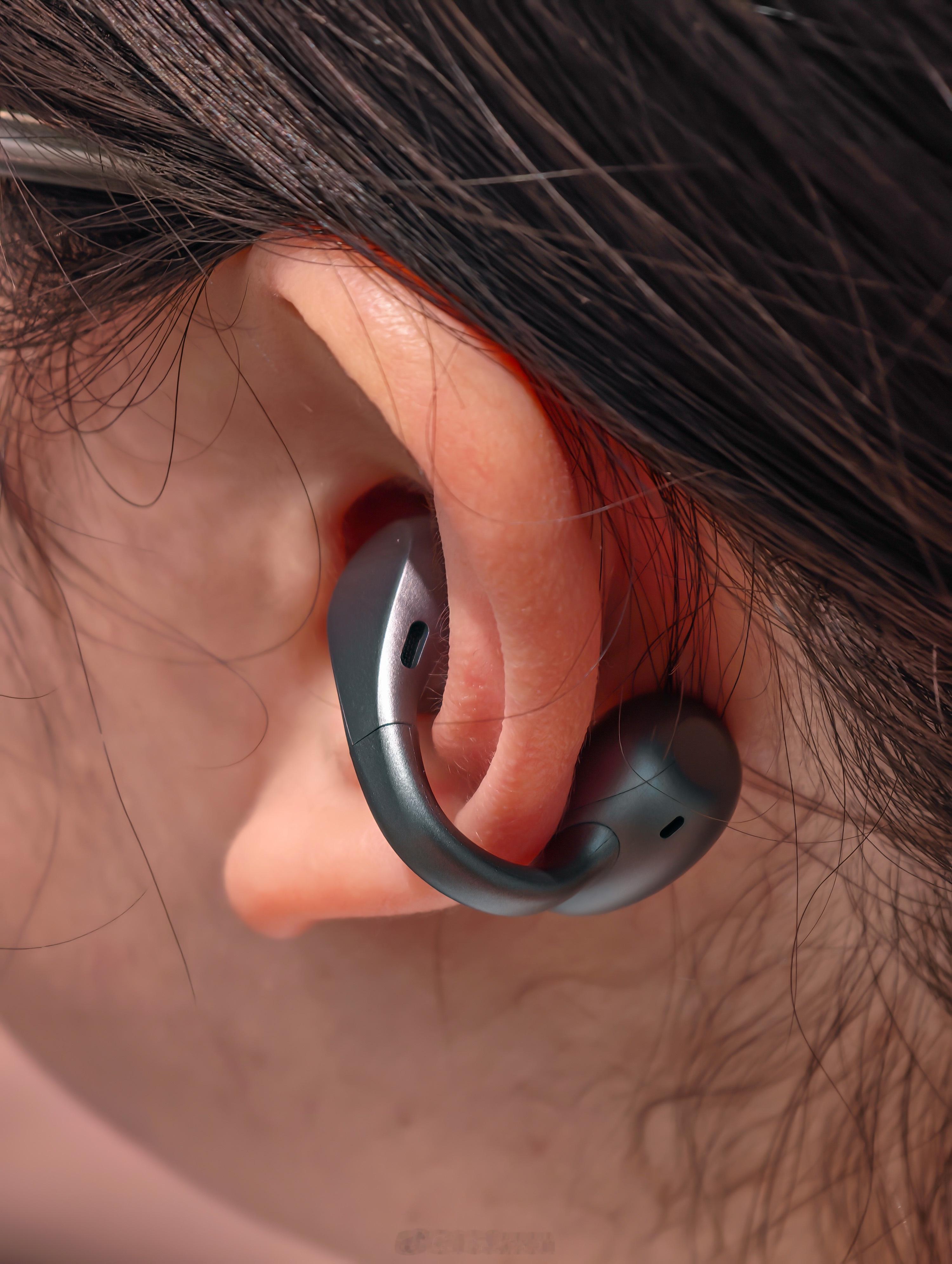 OPPO Enco Clip2 耳夹式耳机，是的，备受期待的第二代耳夹来了。在较