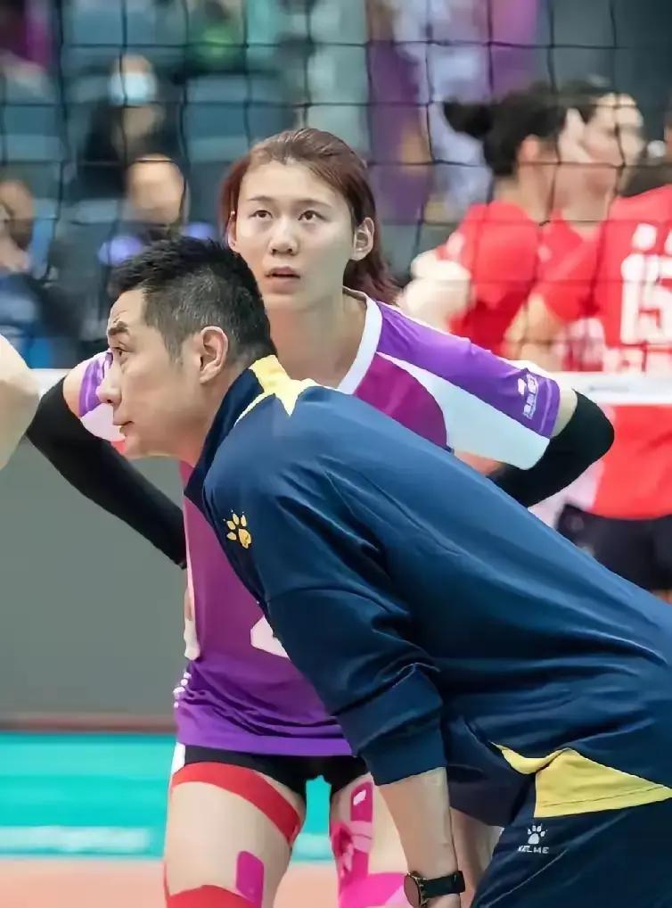 越南联赛砍下34分回国却失误？王艺竹改扣为推的适配难题
媛媛留洋在欧联杯夺冠，王