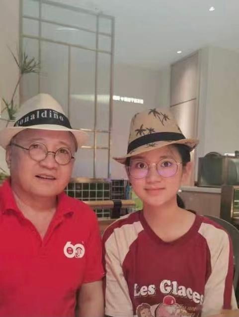 反驳性人格初中时班里有个外号“常有理”的同学，最突出的特点是“逢话必驳”——无论