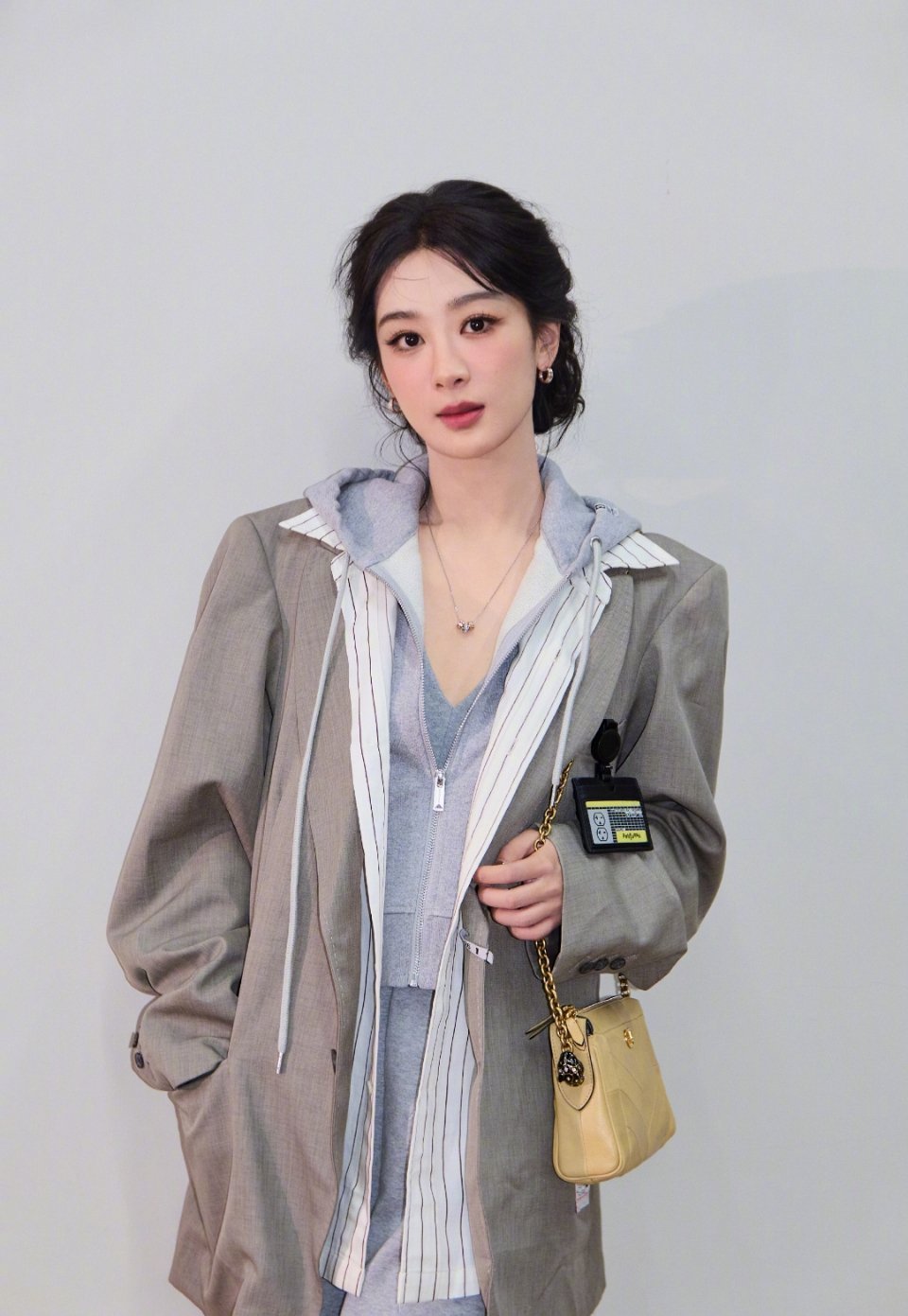 剧版青簪行[超话] yz杨紫黄梓瑕yz杨紫簪中录后来啊  北京的风也没能吹到我这