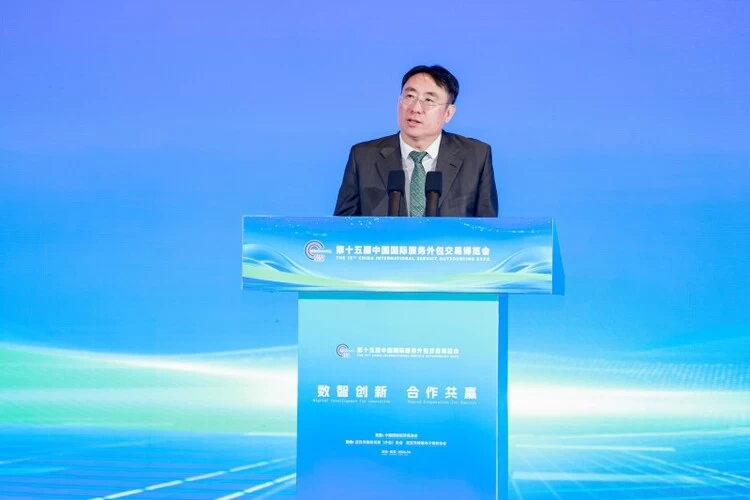 连连数字亮相第十五届服博会：AI原生战略引领，科技金融赋能数智供应链