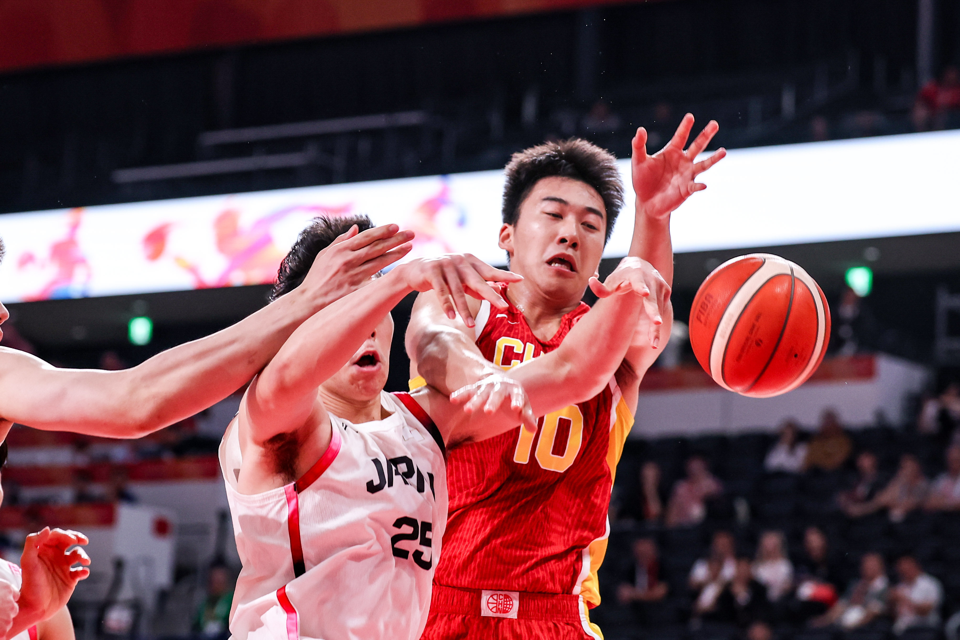 中国男篮78-97不敌日本男篮，无缘亚运会决赛。说说你的心情：中国男篮vs日本男