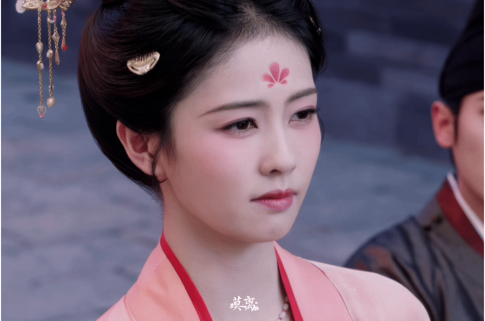白鹿新剧是懂超级加辈的 拒绝内耗，从“超级加辈”开始！妹妹故意找茬，叶璃不接招不