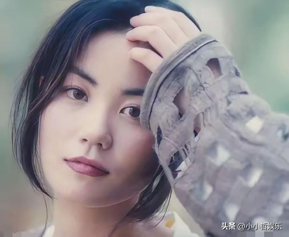 换你是谢霆一边是王菲，知你冷暖，懂你沉默，相处自在不累心。

一边是张柏芝，为你