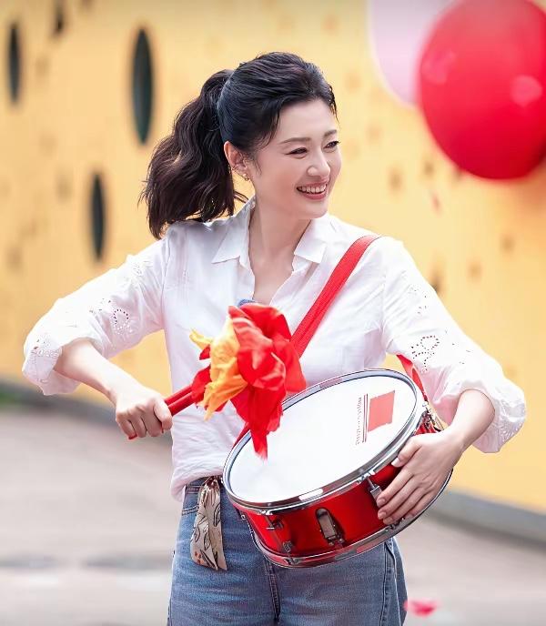 周涛曾经央视最美主持人，如今也老了