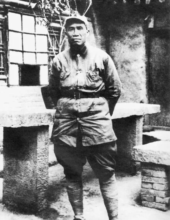 1929年，朱德抓获了一个国军团长，这个人很嚣张，有30个老婆，曾扬言要活捉朱、
