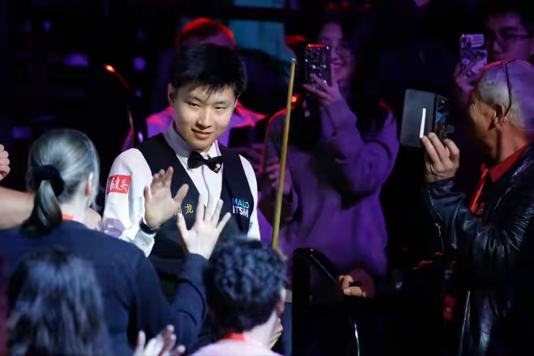 赵心童利雅得锦标赛夺冠创三项唯一2025斯诺克利雅得锦标赛落幕，中国名将赵心童5