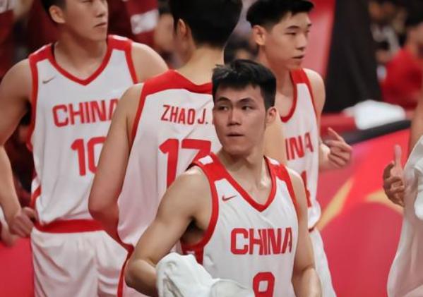 北京时间6月4日，中国男篮和KK FMP的第二场热身赛结束，中国队末节断电，81