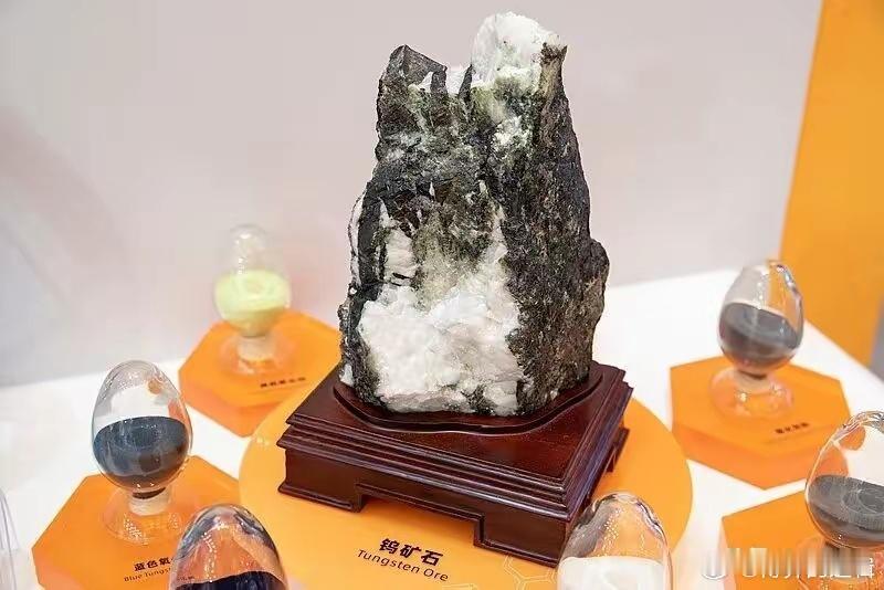 对日出口准时归零！中方狂扫35万吨关键金属，彻底掐死日本制造在中国狂买全球关键金