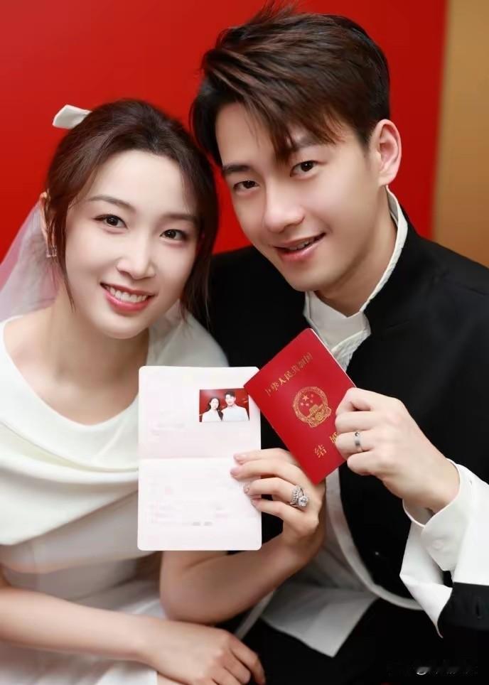 今天乒乓球男性球迷的“噩耗”传来，钱天一，还是“便宜”王昶这小子了。自此国乒颜值